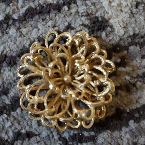 Elegant Gold Floral Vintage Brooch